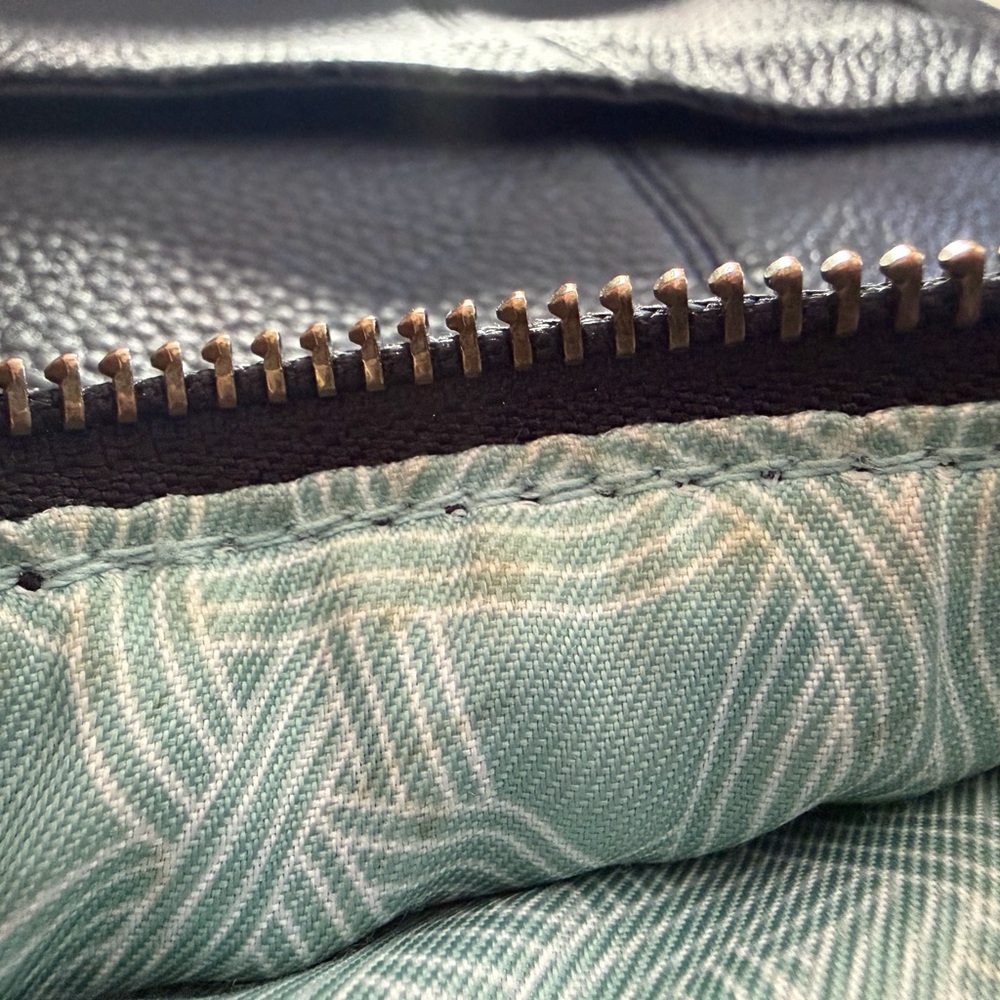 The Sak Black Pebbled Signature  Leather Crossbody Bag Vintage - Picture 5 of 5